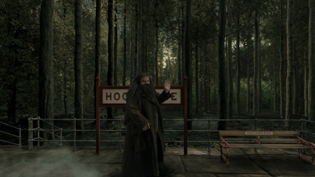 Hogwarts Express Animation - Hagrid at Hogsmeade Station
